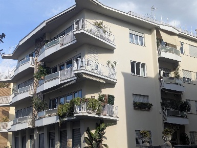 Foto Appartamento in Via della Fonte di Fauno 20, Roma Aventino di 145 m²