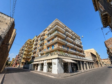 Foto Appartamento in via santa maria della catena 48, Catania di 134 m²