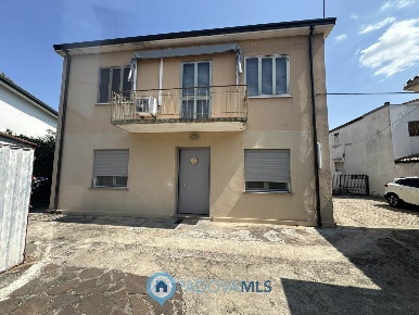 Foto Case semi ndipendenti a Padova Sant'Osvaldo - San Paolo di 87 m²