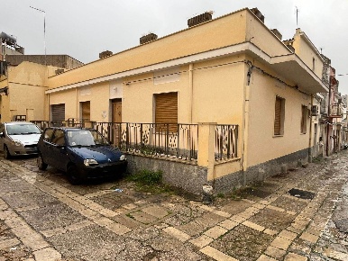 Foto Casa indipendente in Vicolo Taro e via Manfredonia, Noto Centro
