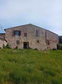 Foto Rustico a Roccastrada Centro di 680 m² con 20 locali in vendita