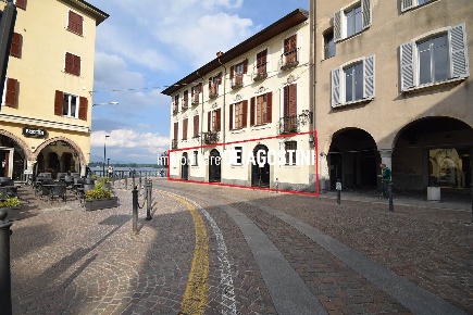 Foto Negozio in Piazza Del Popolo, Arona Centro di 180 m² in affitto