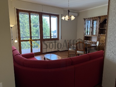 Foto Appartamento in Via Monte Grappa 23, Saronno di 100 m² con 3 locali