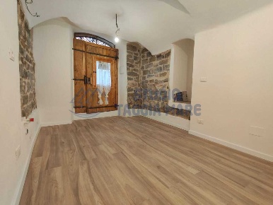 Foto Capannone industriale in Piazza Oratorio dei Dolori, Sanremo di 25 m²
