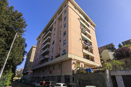 Foto Appartamento in Via Carnia 57B, Genova Bolzaneto di 80 m² con 6 locali