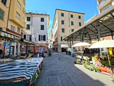 Foto Appartamento in Vicolo della Rosa 2, Rapallo Centro Storico di 150 m²