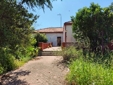 Foto Villa unifamiliare in Via Tropea 47, Aci Sant'Antonio di 210 m²