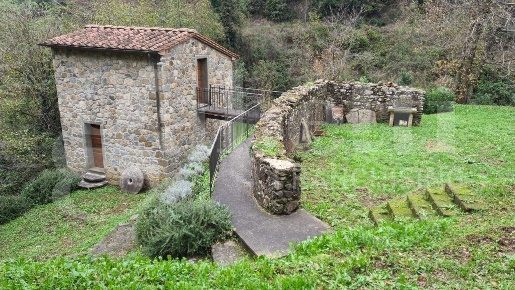 Foto Rustico a Lamporecchio Centro di 80 m² con 3 locali in vendita
