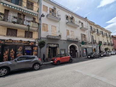 Foto Appartamento in Umberto, Caivano Centro di 70 m² con 3 locali
