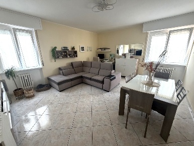 Foto Appartamento in Via Adda 9, Cusano Milanino di 101 m² con 3 locali