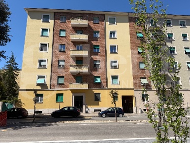 Foto Appartamento in Via OBERDAN 5, Terni Centro di 90 m² con 4 locali