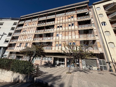 Foto Appartamento in Via Guglielmi 17, Terni Centro Storico di 100 m²