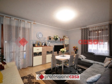 Foto Appartamento in ROMA, Pioltello Centro di 120 m² con 4 locali