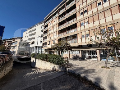 Foto Appartamento in Via Gugliemi 13, Terni Centro Storico di 50 m²