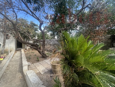 Foto Casa indipendente a Spongano di 80 m² con 5 locali in vendita