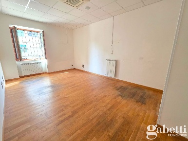 Foto Ufficio in Via FELICE TERRACCIANO 00, Pomigliano d'Arco Centro