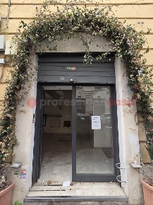 Foto Negozio in Garigliano, Roma Trieste - Coppedè di 15 m² con 1 locali