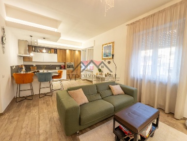 Foto Casa indipendente a Castelnuovo di Val di Cecina Centro di 242 m²
