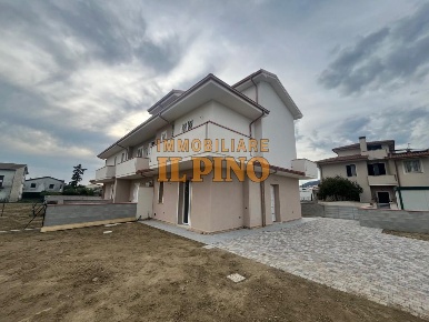 Foto Villa a schiera a Pontedera Gello, Pardossi di 130 m² con 5 locali