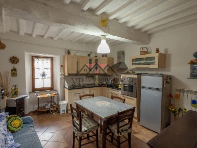 Foto Appartamento a Castelnuovo di Val di Cecina Centro di 85 m² in vendita