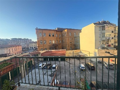 Foto Appartamento a Livorno Cisternone di 150 m² con 6 locali in vendita