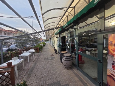 Foto Bar a Rosignano Marittimo Vada di 120 m² con 3 locali in affitto