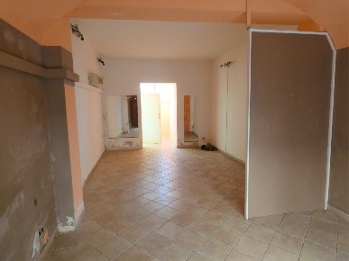 Foto Locale commerciale a Pontedera Centro di 45 m² con 1 locali in affitto