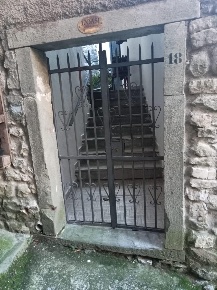 Foto Case indipendenti a Comano Centro di 100 m² con 5 locali in affitto