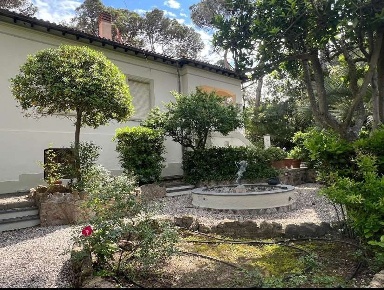 Foto Villa unifamiliare a Livorno Quercianella di 110 m² con 6 locali