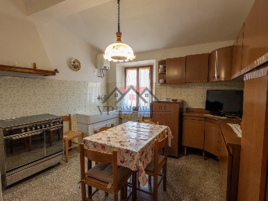 Foto Appartamento a Castelnuovo di Val di Cecina Centro di 120 m²