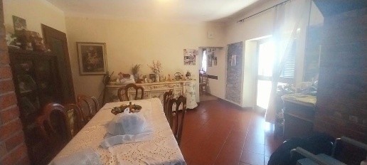 Foto Casa indipendente a Calci Centro di 212 m² con 9 locali in vendita