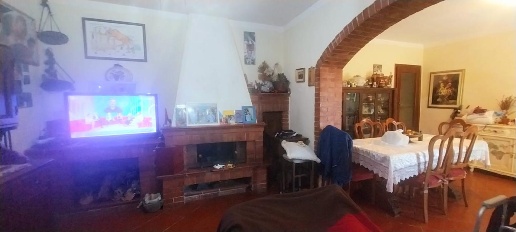 Foto Casa indipendente a Calci di 352 m² con 14 locali in vendita