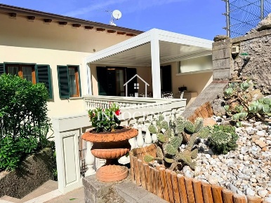 Foto Appartamento a Massa Centro di 120 m² con 4 locali in vendita