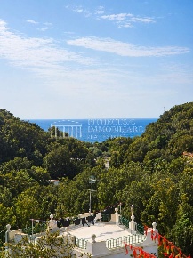 Foto Villa unifamiliare in Via Zaro 11, Forio Centro di 105 m² con 5 locali