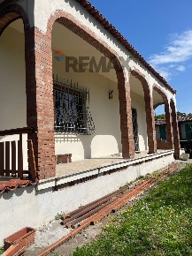 Foto Casa indipendente in Via di Sottomonte 325, Capannori di 273 m²
