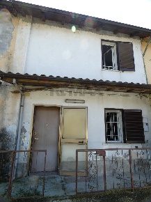 Foto Case semi ndipendenti in Via Cav. Robecchi 50, Zeme Centro di 77 m²