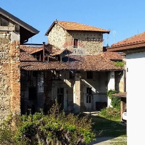 Foto Rustico a Osnago Centro di 250 m² con 4 locali in vendita