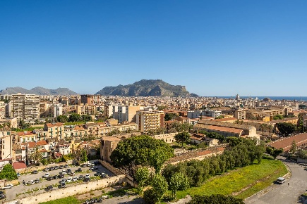 Foto Attico in Via Vincenzo Li Muli 102, Palermo di 125 m² con 4 locali