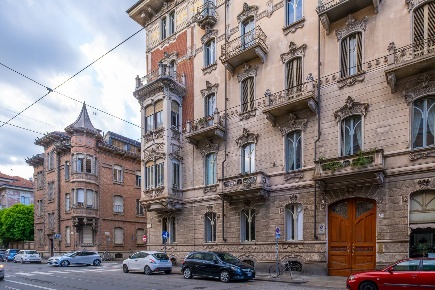Foto Appartamento in via Luigi Cibrario 54, Torino San Donato di 166 m²