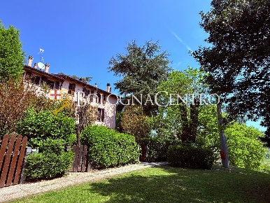 Foto Appartamento in via dei Boschi di Sanguineto, Sasso Marconi di 135 m²