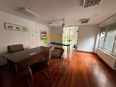 Foto Ufficio in Viale Principe di Piemonte, Campobasso Cese di 200 m²