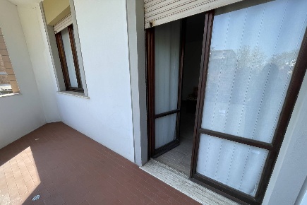Foto Appartamento in Viale Della Vittoria, Pesaro Centro Mare di 202 m²