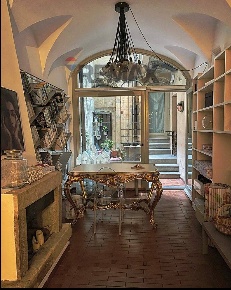Foto Negozio in via Pignolo 2, Bergamo Centro di 60 m² con 1 locali