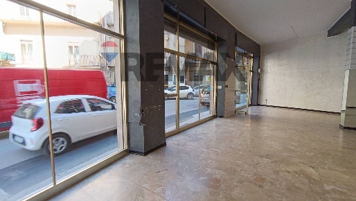 Foto Negozio in Via Sant'Agata 464850, Enna Centro di 146 m² con 1 locali