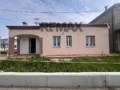 Foto Appartamento in Via San Nicolo snc, Castagnaro Centro di 94 m²