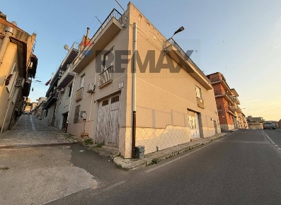 Foto Casa indipendente in Via Tasso 52, Comiso Centro di 255 m² in vendita