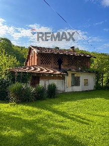 Foto Rustico in Via Casa Prada 1, Casalzuigno di 105 m² con 7 locali