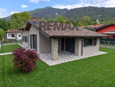 Foto Villa unifamiliare in via per Domo 2, Castelveccana Castello di 135 m²