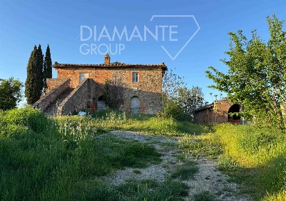 Foto Rustico a Chiusi di 460 m² con 7 locali in vendita