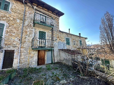 Foto Casa indipendente a Albera Ligure di 130 m² con 5 locali in vendita